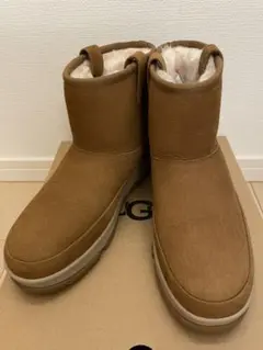 防水機能を備えた耐久性のあるUGG/CLASSIC WEATHER MINI