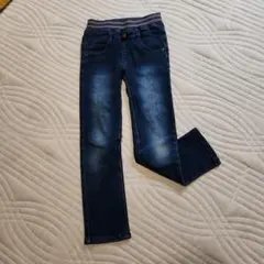 Item thumbnail for item 6c206d38-2c8e-4cbf-bc77-6735b94eda98