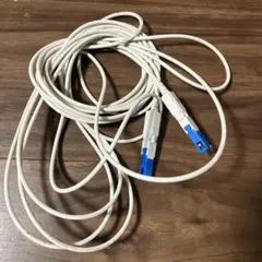 光ファイバーケーブル ？