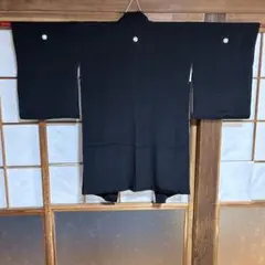 黒のシンプルな羽織