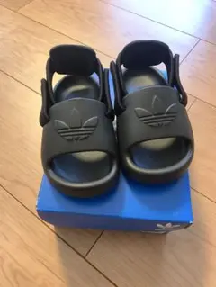 ☆美品☆adidas☆ADIFOM アディレッタ サンダル☆13cm☆黒☆