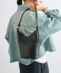 リヴドロワ　【コンパクトサイズ】CURVEワンショルバッグ