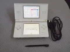正常動作品 ニンテンドーDS Lite ホワイト 本体 ８ USBケーブル付き