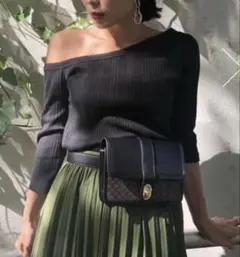 MOUSSY SLANTING ONE SHOULDER TOP 黒 マウジー