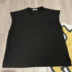 ブラック ノースリーブ ベスト