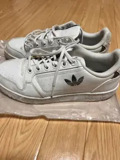 adids スニーカー　ホワイト