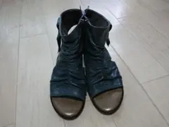 ブルーグレーレザー オープントゥブーツサンダル