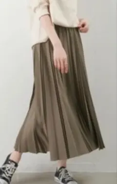 お値下げルカ購入カーキ　プリーツロングスカート