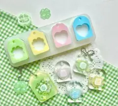 御守りシリコンモールド　4連　レジン　シャカシャカ　シェイカーモールド　四葉