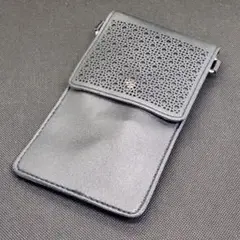 スマホポーチ　ブラック　黒　シンプル　縦型　新品未使用