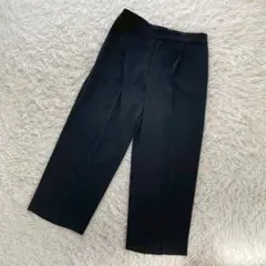 《美品》 UNIQLO クロップド丈パンツ ブラック M キレイめ オフィス