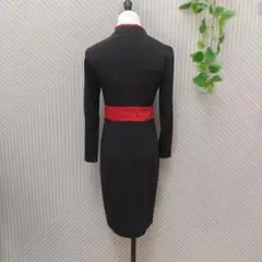 ブラック・レッド ワンピーススーツ