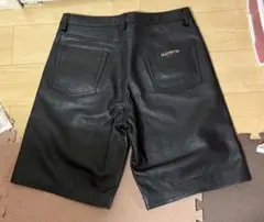 最安値！Supreme Baggy Leather Short Black 25SS Supreme Leather Baggy Short Black - メルカリ