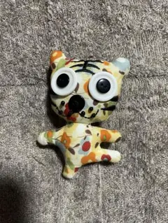 花柄の猫と犬のぬいぐるみ