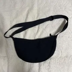 ユニクロ　ナイロン ボディバッグ