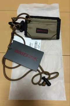 美品　BRIEFING TRIFOLD WALLET ベージュ