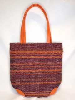 ♥ハンドメイド♥オレンジ色と深い赤色ベースの裂き織り布地と牛革の小型トートバッグ