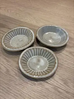 沖縄やちむん/リブ模様の陶器皿3枚セット