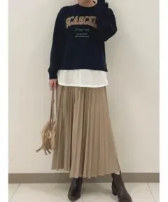キューティーブロンド フェイクレザープリーツスカート