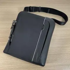 トゥミ ショルダーバッグ サコッシュ 25503030D3 黒