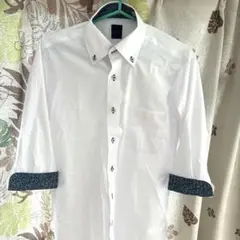 メンズシャツ模様あり気分もスッキリ