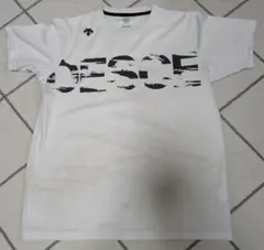 ホワイトTシャツ DESCENTE
