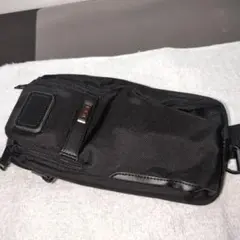 tumi ボディーバッグ