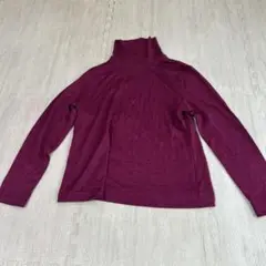 色えんぴつ　エンジ色　セーター