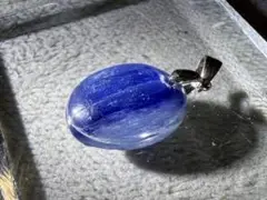 1876 カイヤナイト　ペンダントトップ