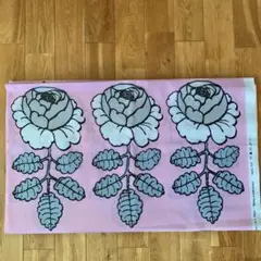 レア★marimekko はぎれ生地 43×72cm マーライスルース 薄ピンク