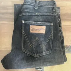 Wrangler ダークブルー ストレートジーンズ