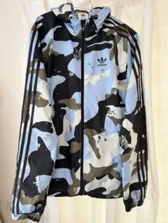 adidas 迷彩柄ウィンドブレーカー PRIMEGREEN