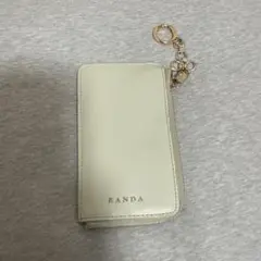 RANDA モノグラムエンボスフラグメントケース アイボリー