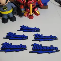 Milwaukeeロゴの立体プレート／10cm／5枚セット／ブラック×ブルー