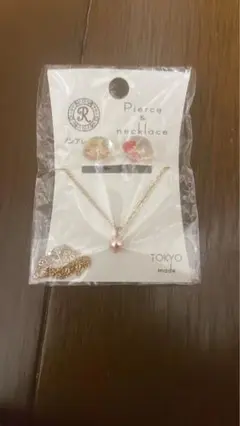 イッツデモ　ピアス　ネックレス　セット