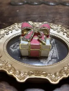小物入れ　リボンの箱　合金