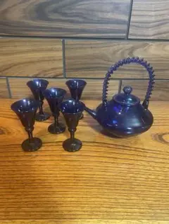 長崎ガラス　瑠璃色ガラス　ちろり×1 杯×5 Amazon | 長崎硝子 長崎ガラス 酒器揃 注器 杯 セット 瑠璃