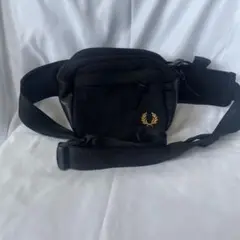 フレッドペリー FRED PERRY ボディ バッグ 黒
