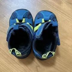 BATA ベルト付きサンダル 青