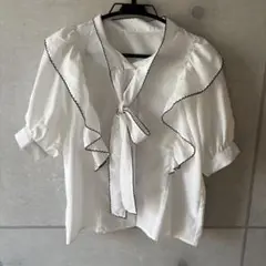 フリル付きホワイトシャツ Sサイズ