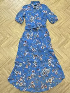 【週末限定値下げ】美品 バナナリパブリック　花柄　ワンピ　襟　リボン付き　青　S