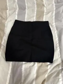 黒 タイトミニスカート