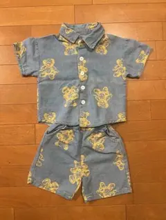 クマプリントのデニムシャツとパンツセット