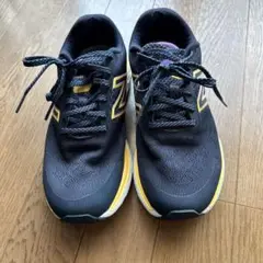 New Balance シューズ ブラック/イエロー
