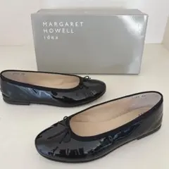 マーガレットハウエル バレエシューズ エナメル　ブラック