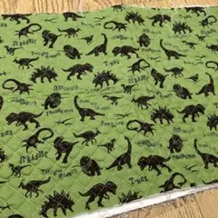 恐竜柄 キルティング生地 ハギレ 105×33cm