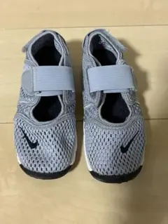 Nike グレー サンダル