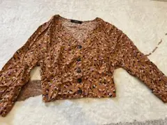 Bershka 花柄 クロップドトップス XS