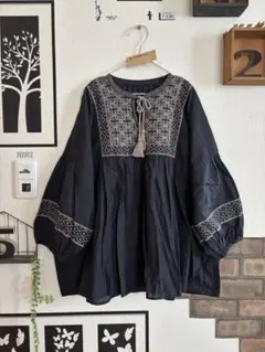 美品★タッセルリボン付刺繍ブラウス＊ブラック