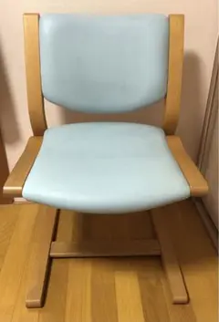 ベネッセ×カリモク学習椅子